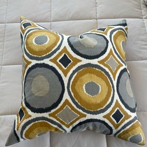 Throw pillow